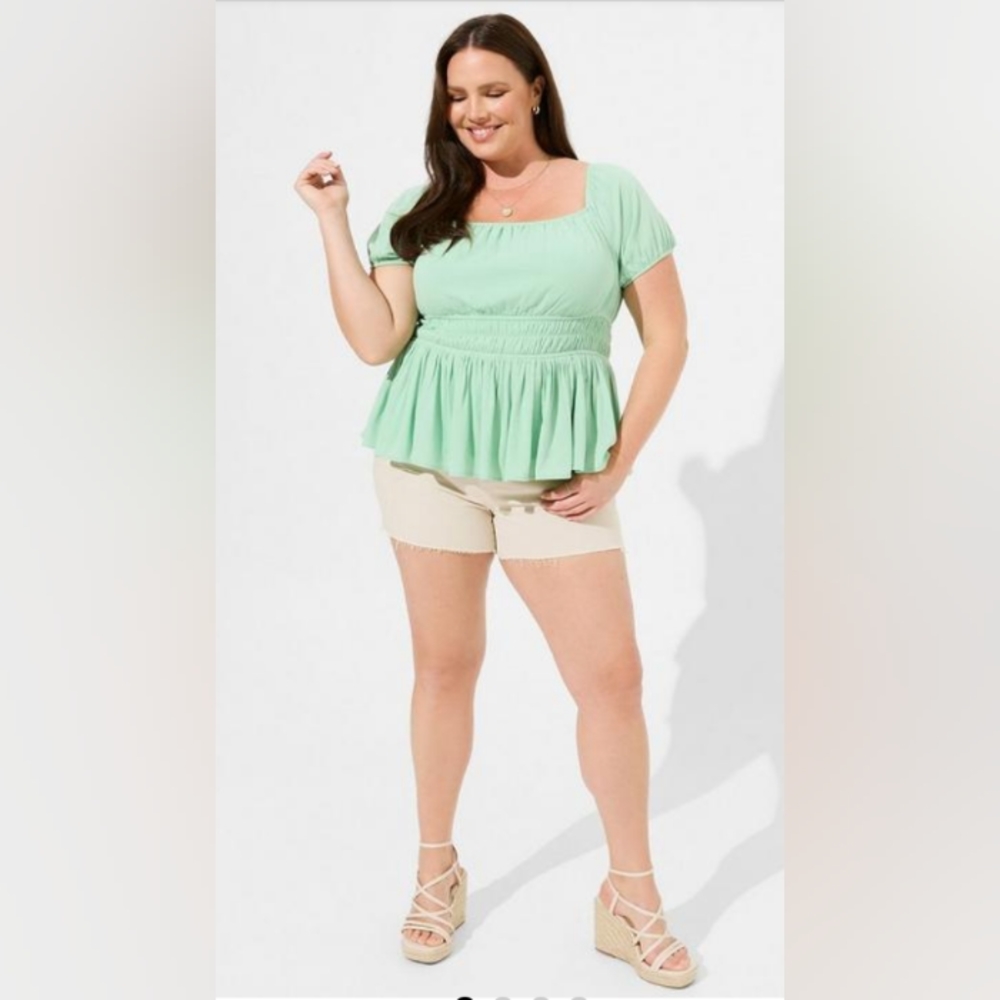 New Torrid 4X(26W) Washable Gauze Lined Cris Cross Back Peplum Top-He…